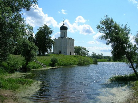 Белокаменные памятники Владимира и Суздаля.